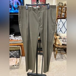 Men’s Haggar dress pants